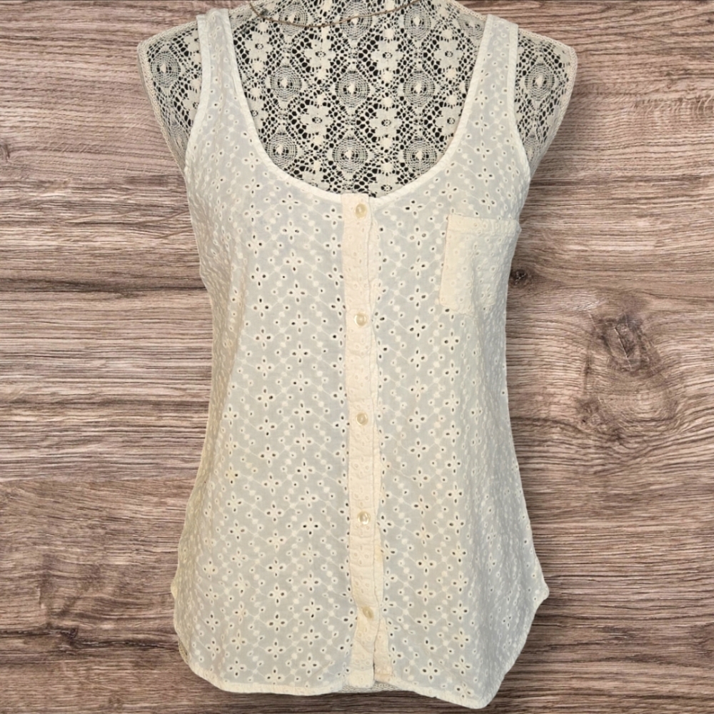 Kirra Off White eyelet fabric sleevesless top